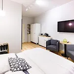 Ground-Floor Studio For 2 People Near Mauer Park