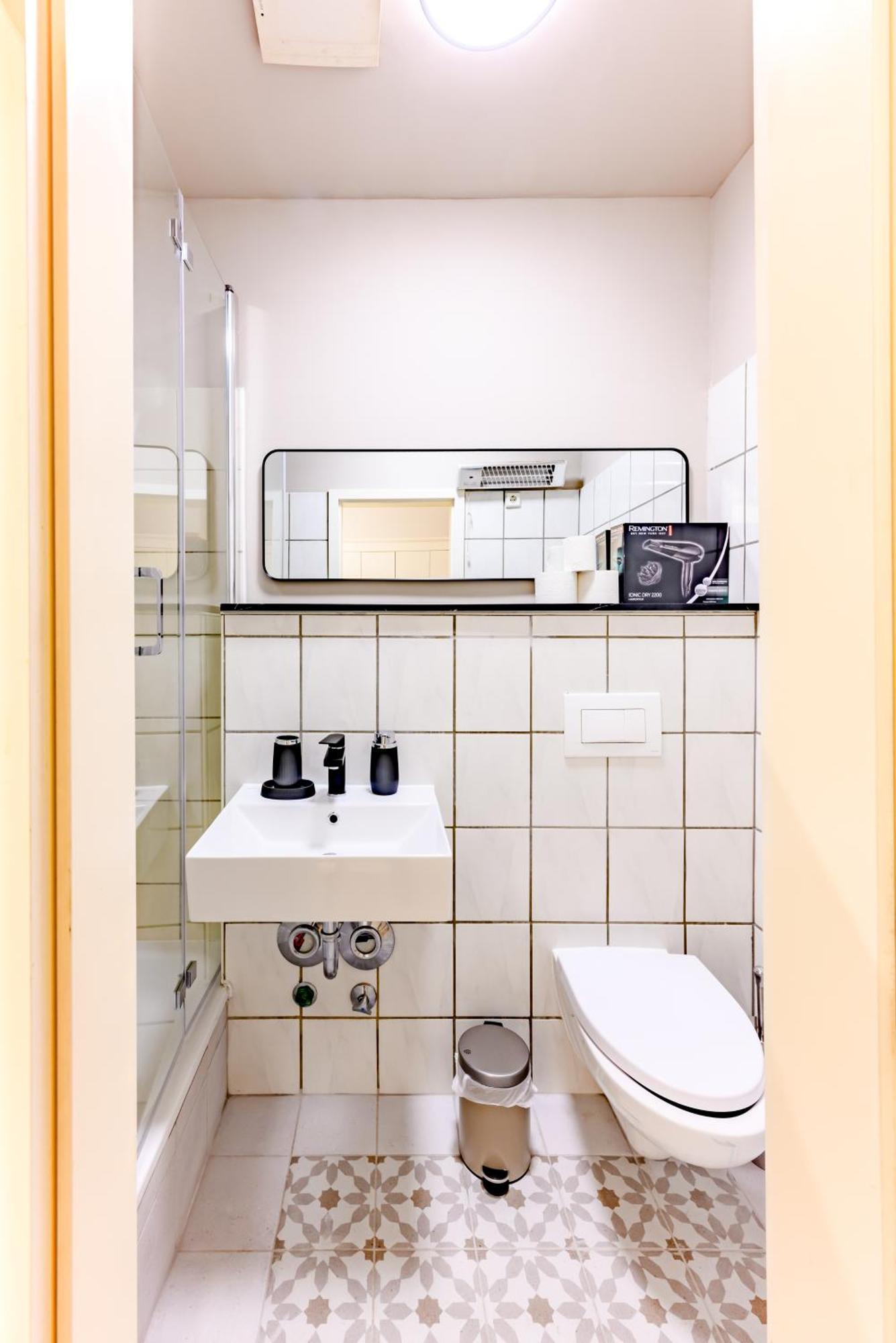 Ground-floor For 2 People Near Mauer Park * Berlijn